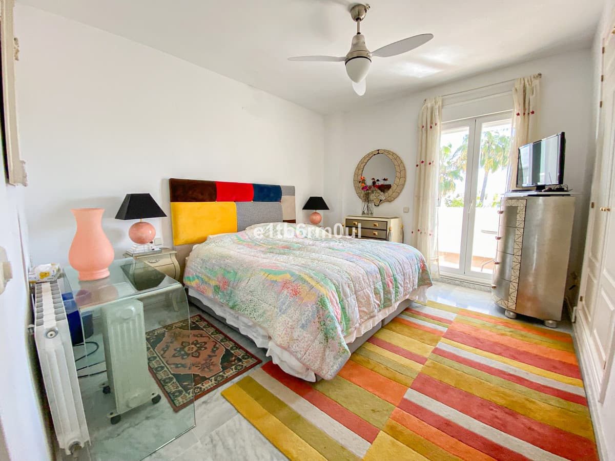 Penthouse Duplex in The Golden Mile — photo 8 of 10
