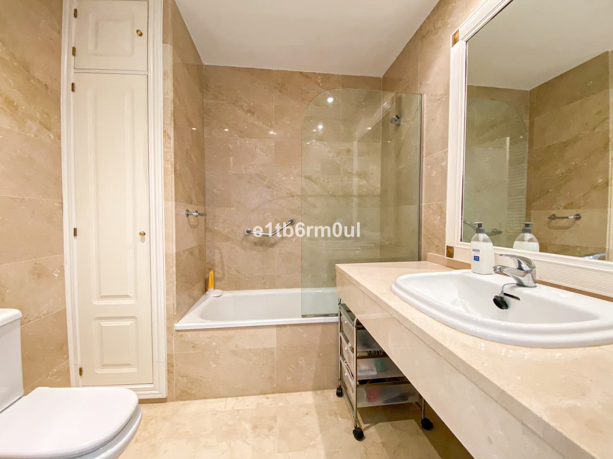 Penthouse Duplex in The Golden Mile — photo 9 of 10