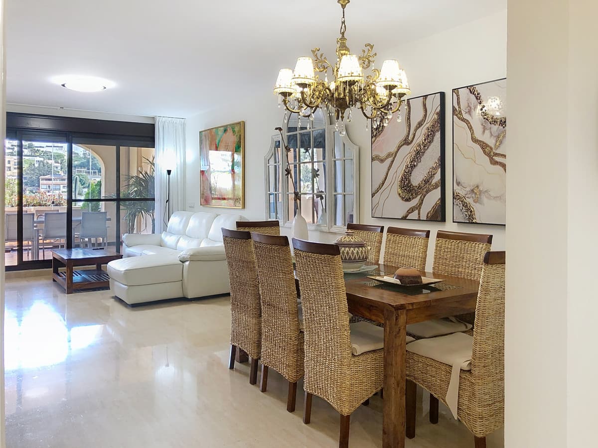 Middle Floor Apartment in Estepona — photo 1 of 10