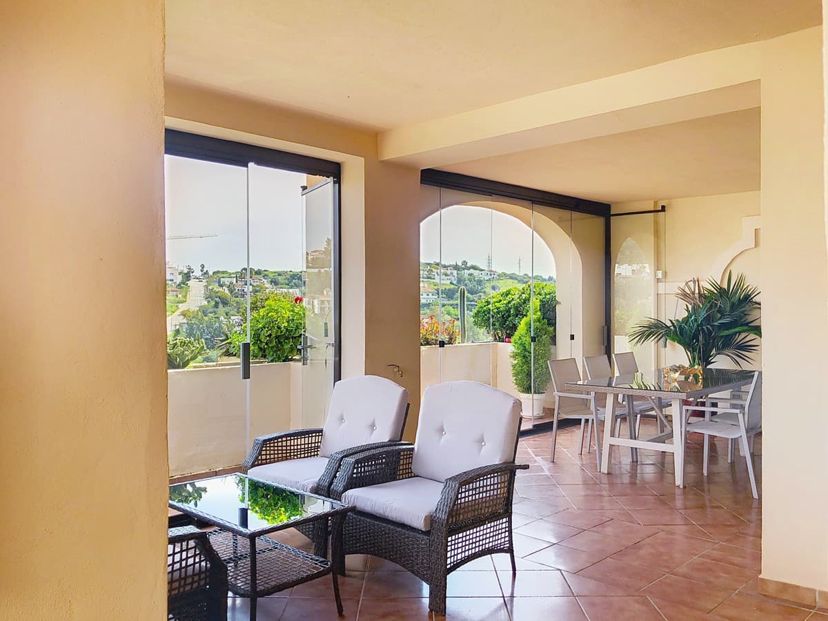 Middle Floor Apartment in Estepona — photo 2 of 10