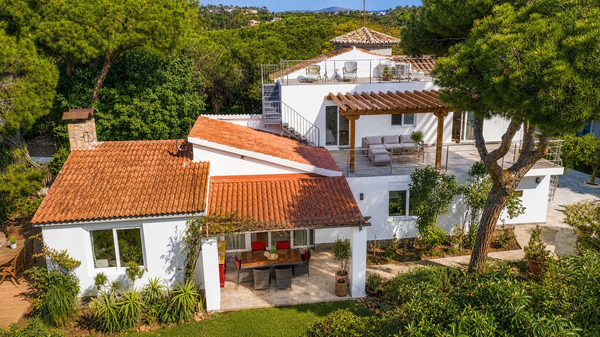 Detached Villa in Marbella — photo 1 of 10