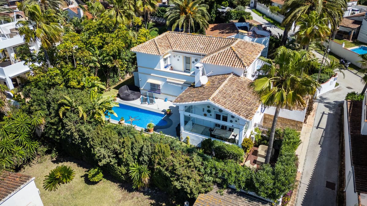 Detached Villa in Marbesa — photo 1 of 10