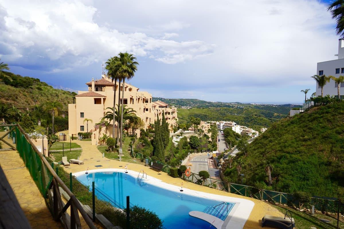 Middle Floor Apartment in Mijas — photo 1 of 10