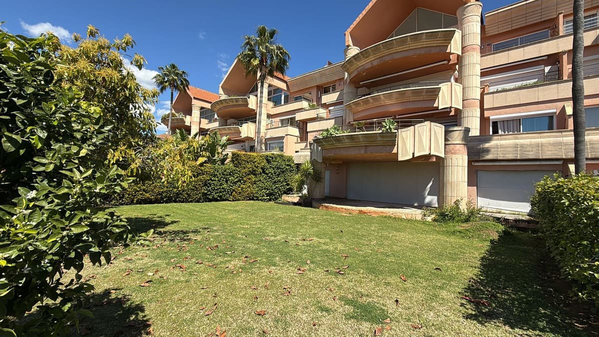 Ground Floor Apartment in Nueva Andalucía — photo 1 of 10