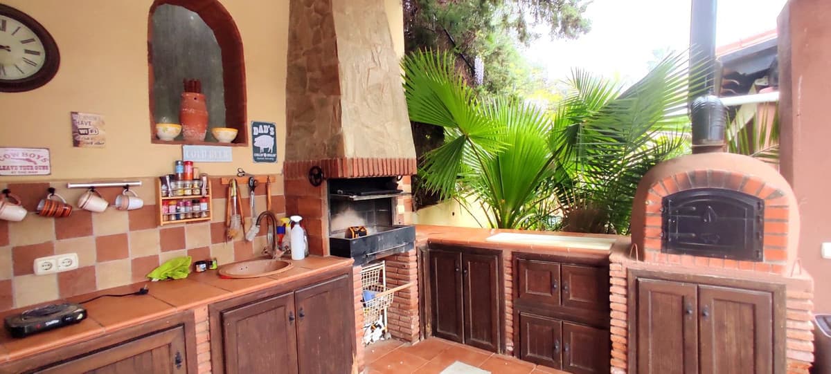 Detached Villa in Alhaurín el Grande — photo 8 of 10