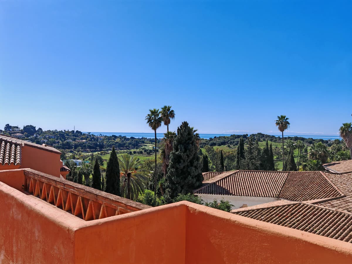 Penthouse in Benahavís — photo 1 of 10