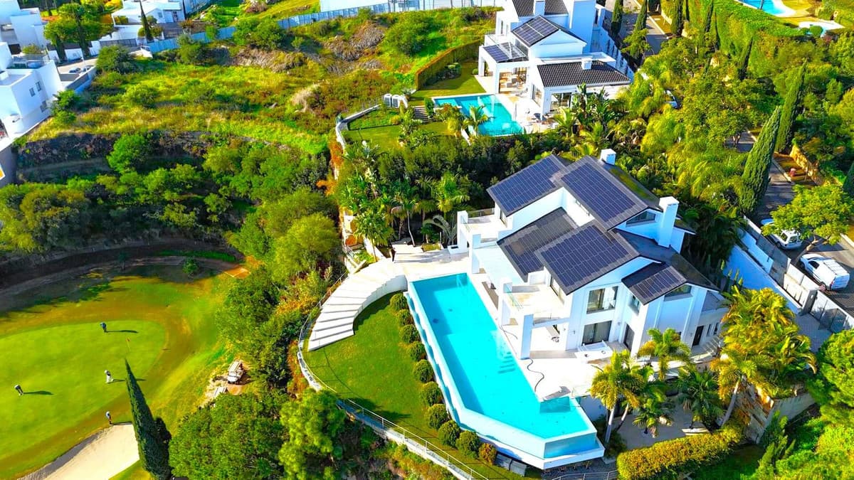 Detached Villa in Los Flamingos — photo 2 of 10