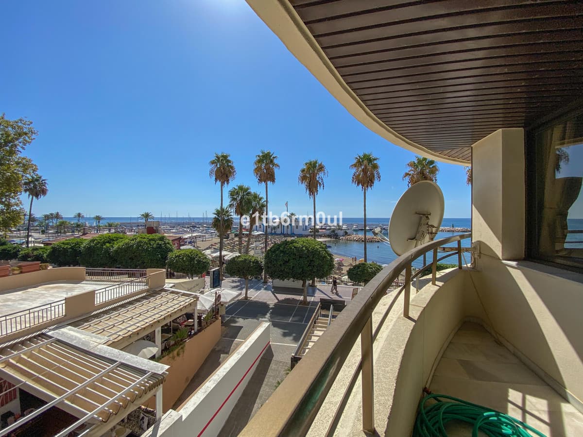 Middle Floor Apartment in Marbella — photo 5 of 10