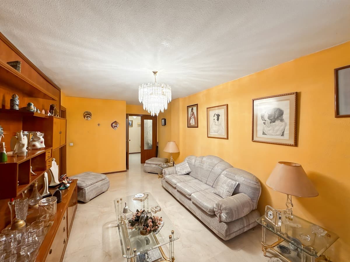Middle Floor Apartment in Perchel Sur — photo 1 of 10