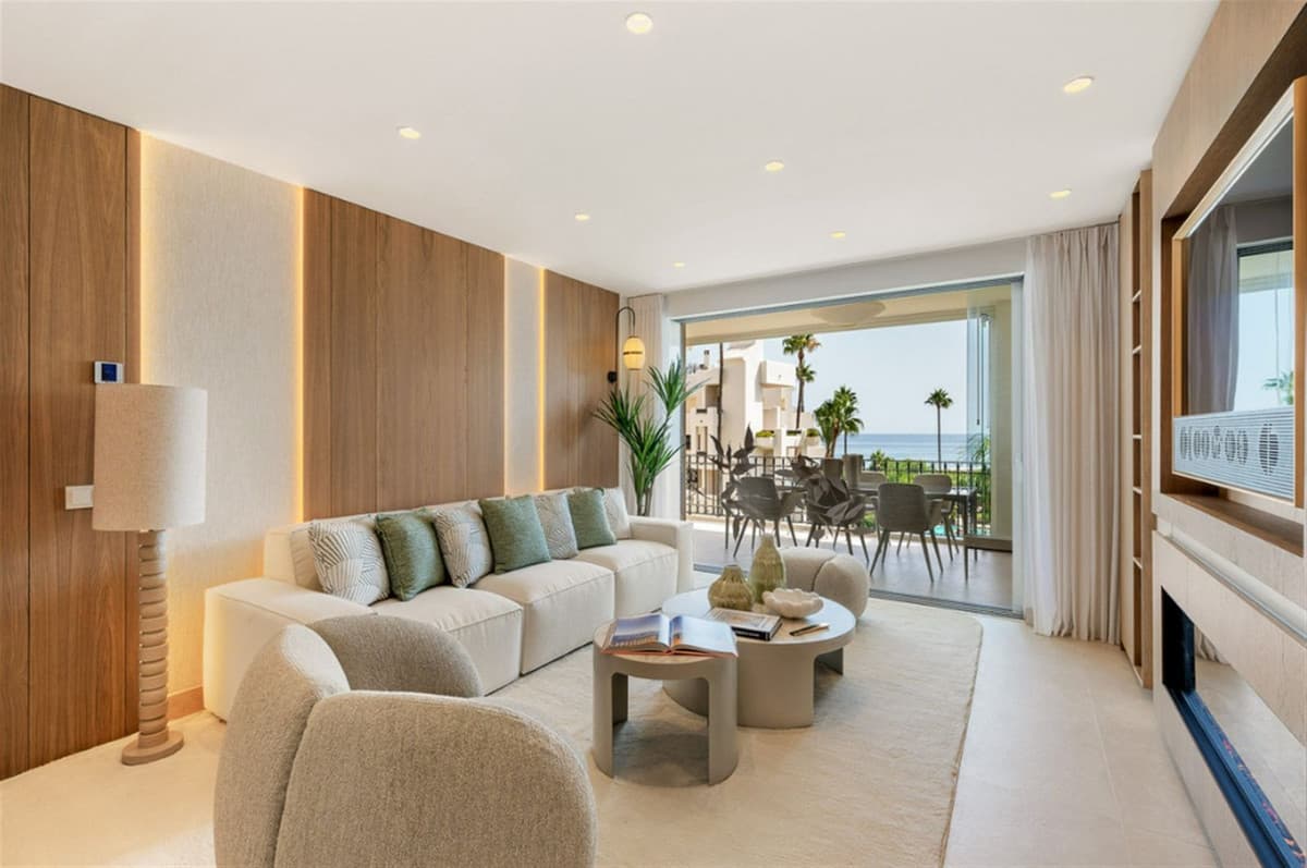 Middle Floor Apartment in New Golden Mile — photo 6 of 10