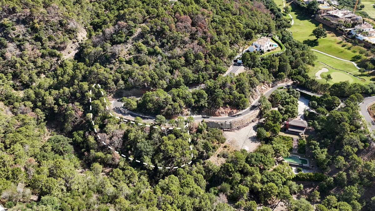 Residential Plot in Benahavís — photo 1 of 5