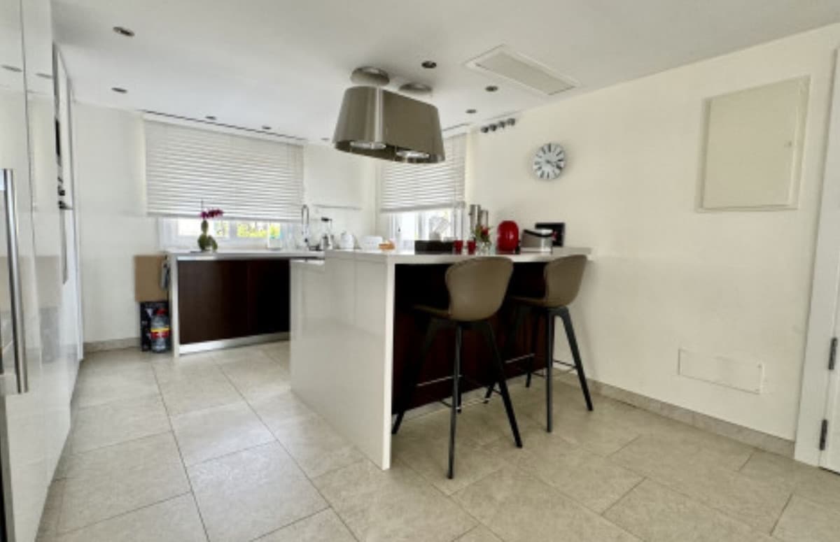 Penthouse in Estepona — photo 3 of 10