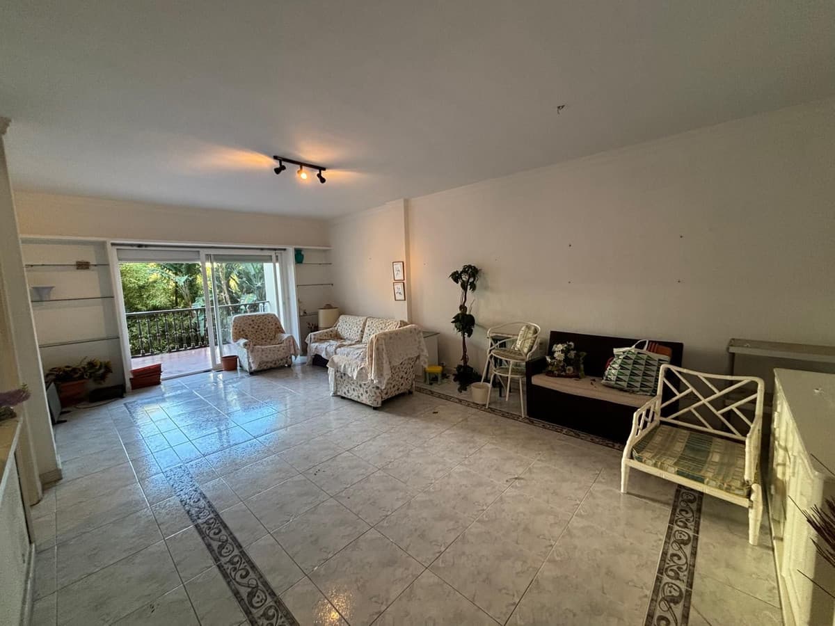 Middle Floor Apartment in Nueva Andalucía — photo 10 of 10