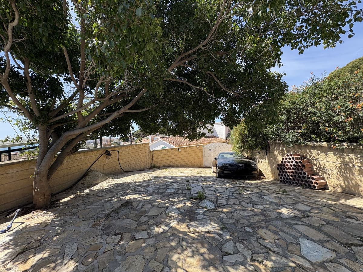 Semi-Detached House in Torreblanca — photo 3 of 10