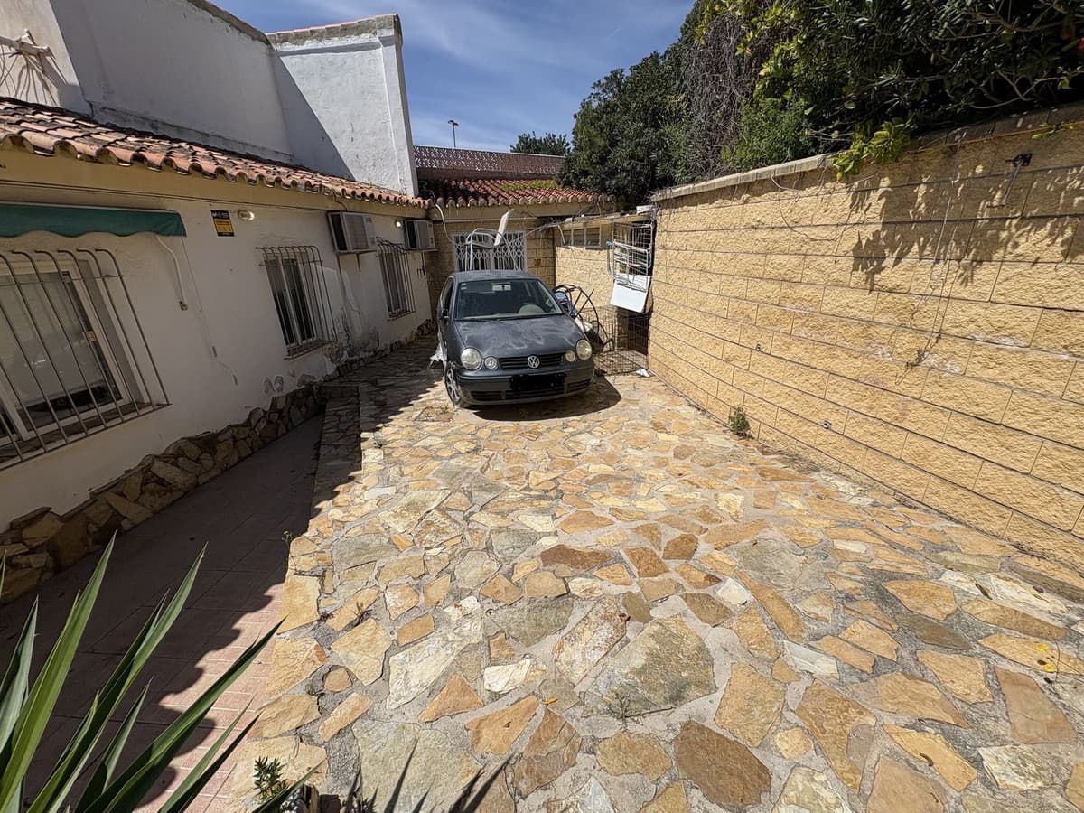 Semi-Detached House in Torreblanca — photo 5 of 10