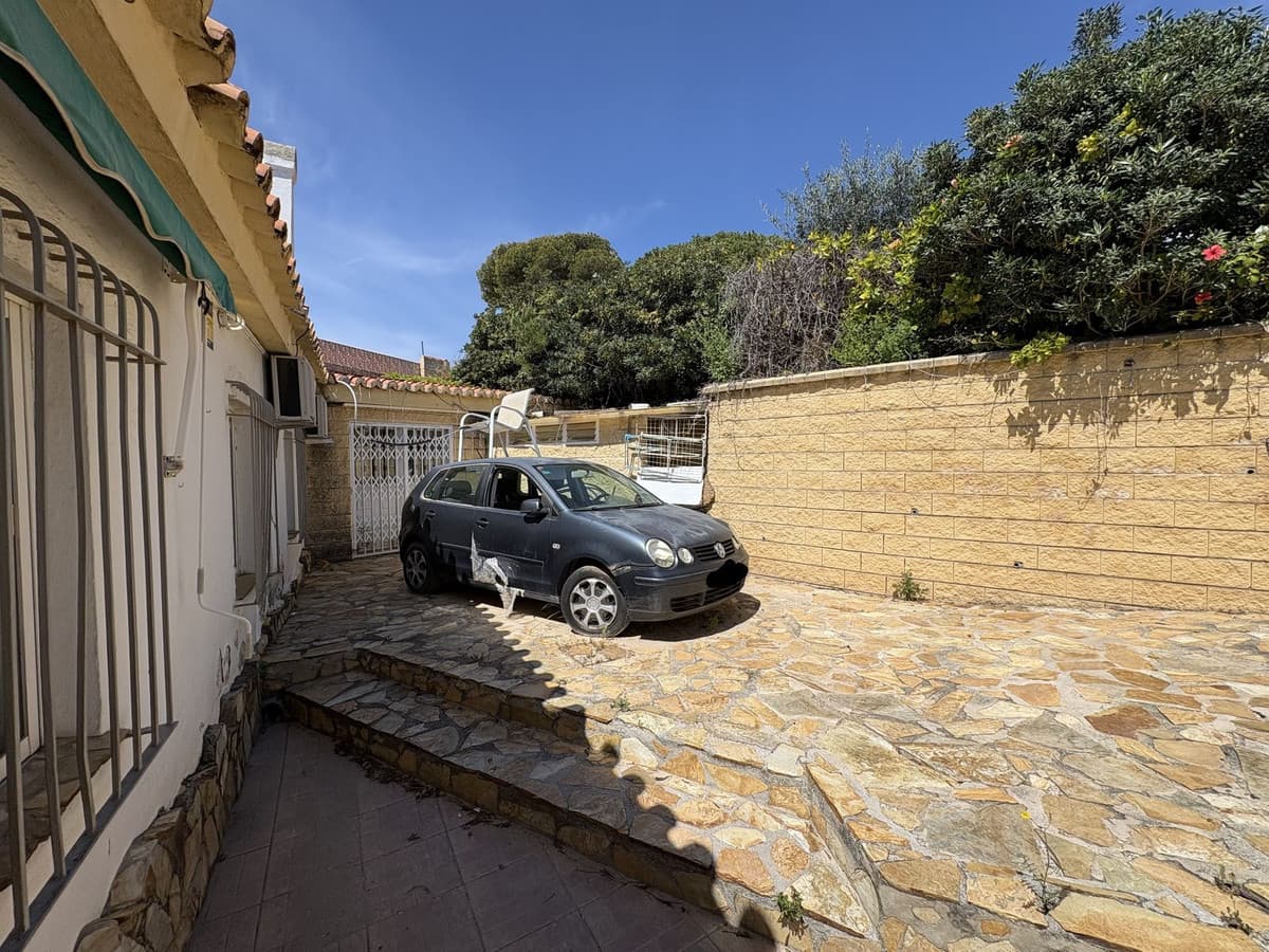 Semi-Detached House in Torreblanca — photo 6 of 10
