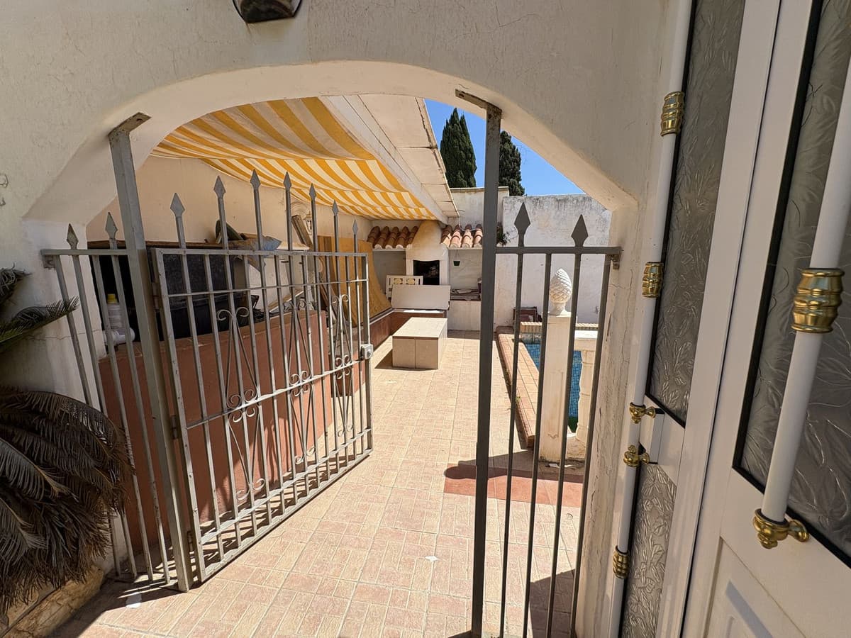 Semi-Detached House in Torreblanca — photo 7 of 10