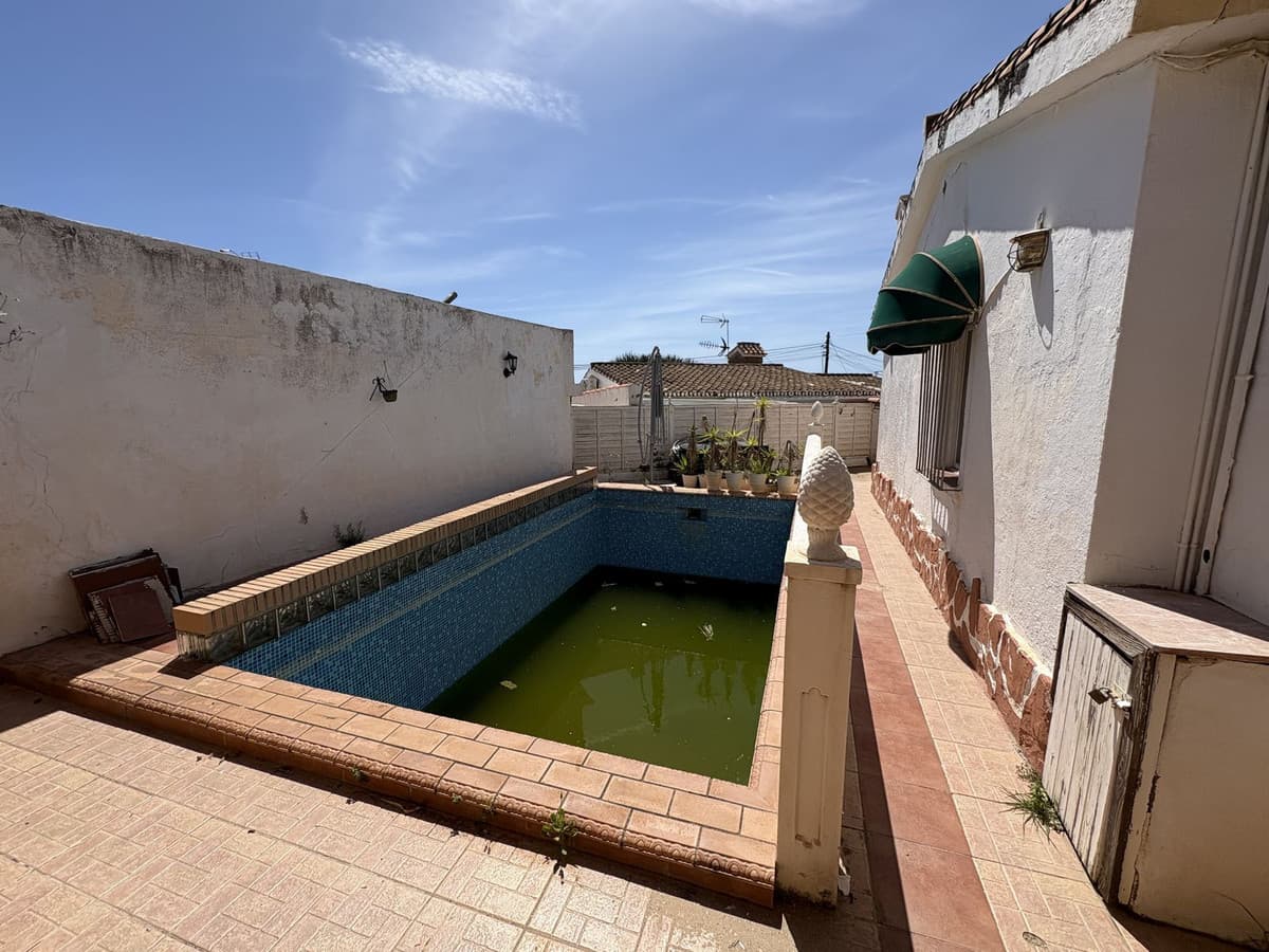 Semi-Detached House in Torreblanca — photo 9 of 10