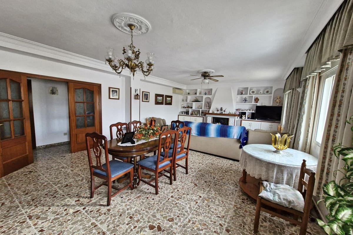 Townhouse in Guaro — photo 6 of 10