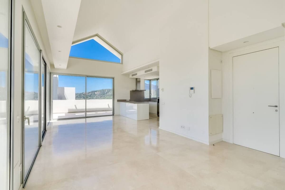 Penthouse in Benahavís — photo 1 of 10