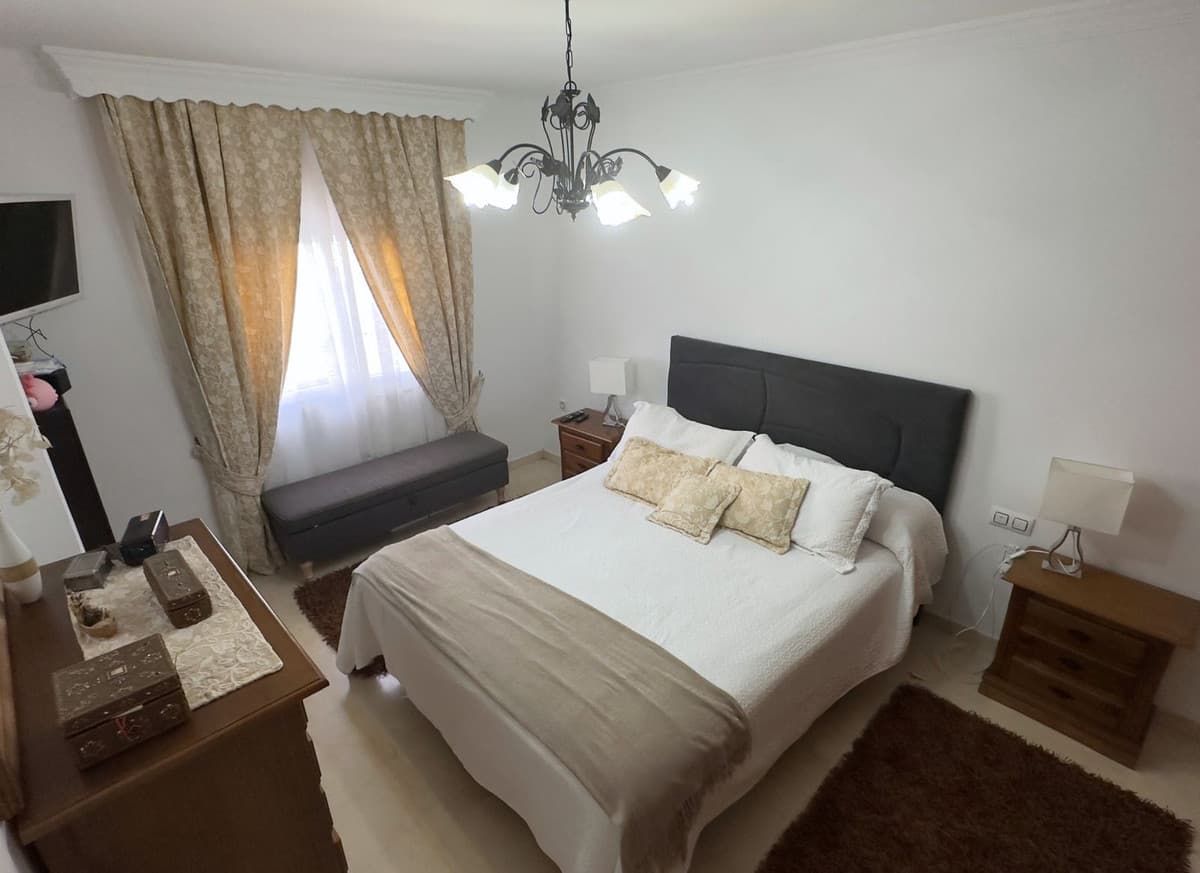 Detached Villa in Casares Pueblo — photo 2 of 10