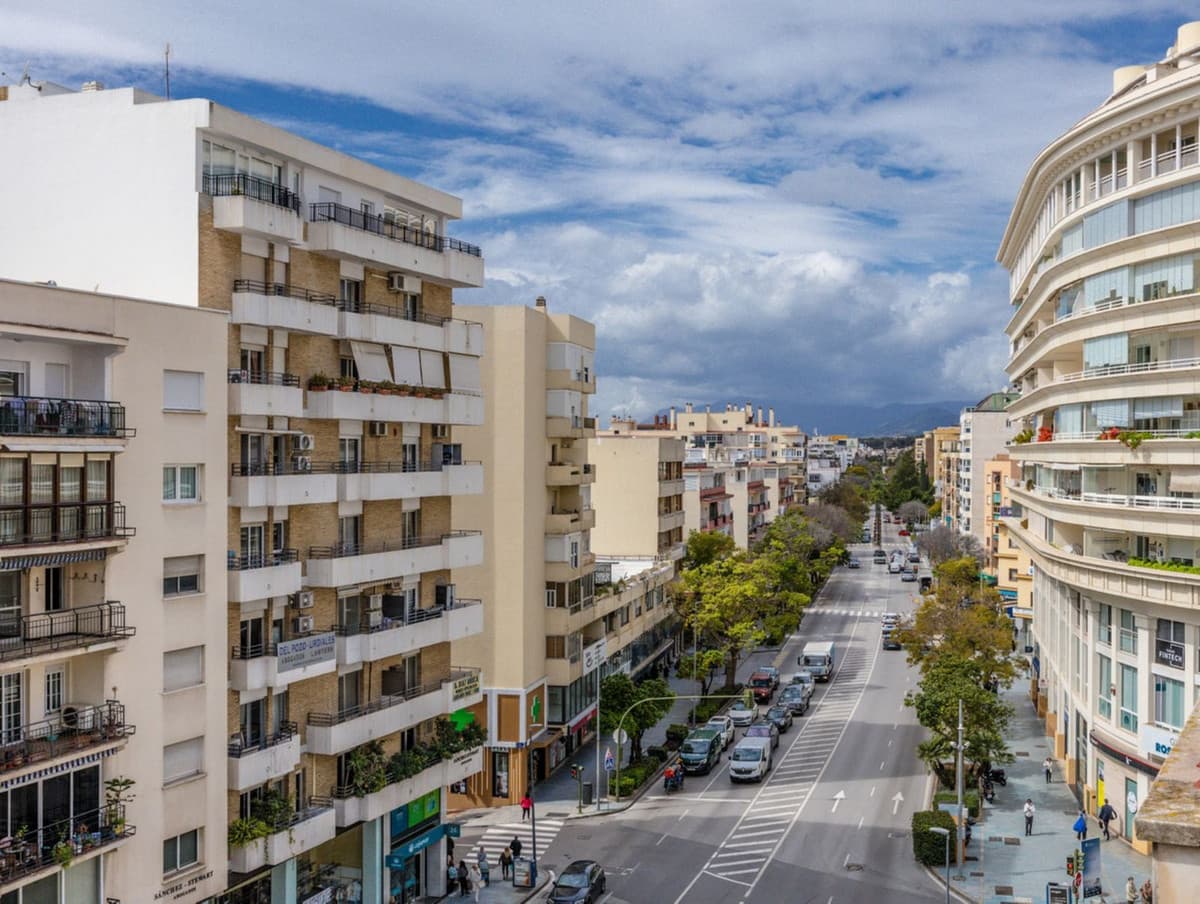 Middle Floor Apartment in Marbella — photo 2 of 10
