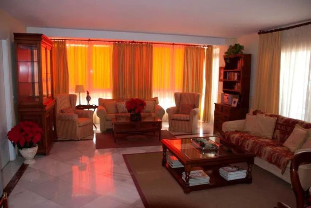 Middle Floor Apartment in Marbella — photo 5 of 10