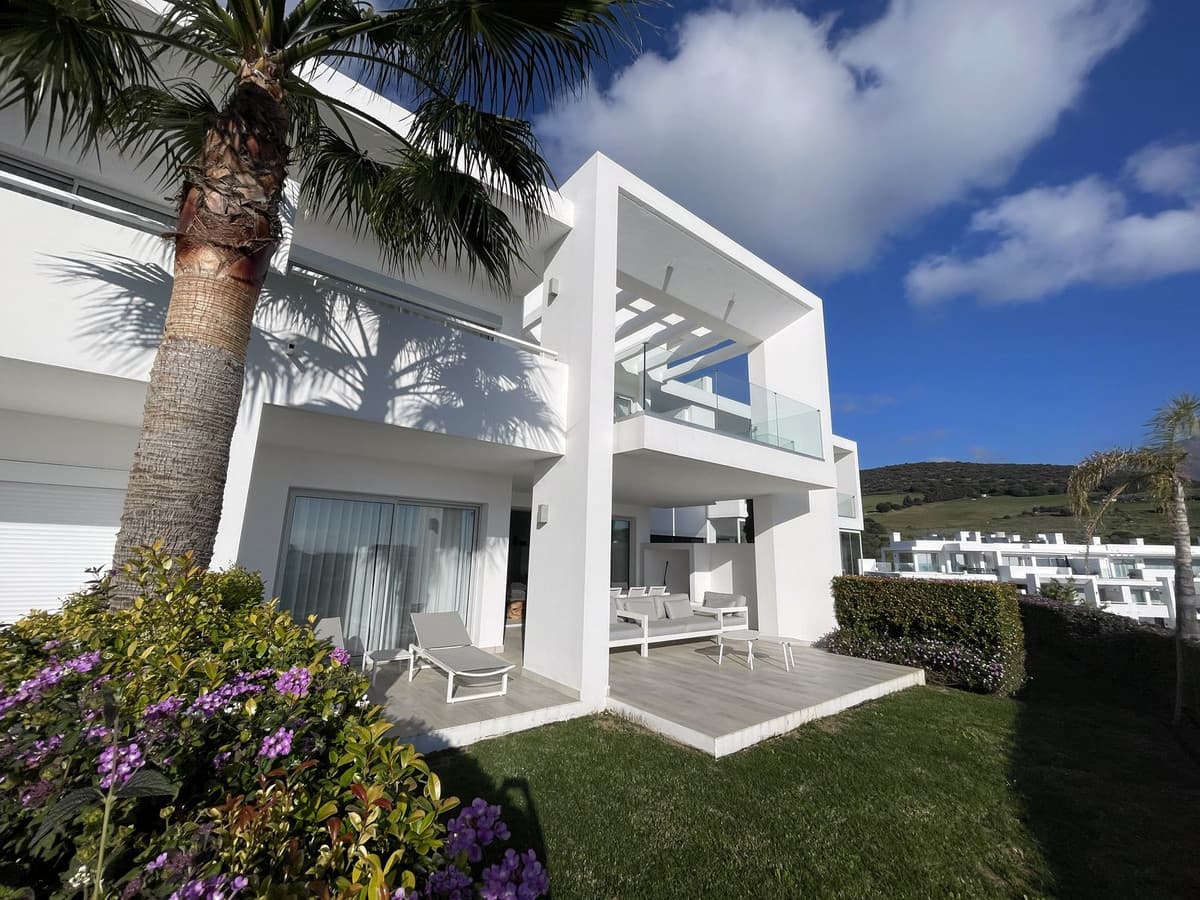 Ground Floor Apartment in Casares — photo 3 of 10