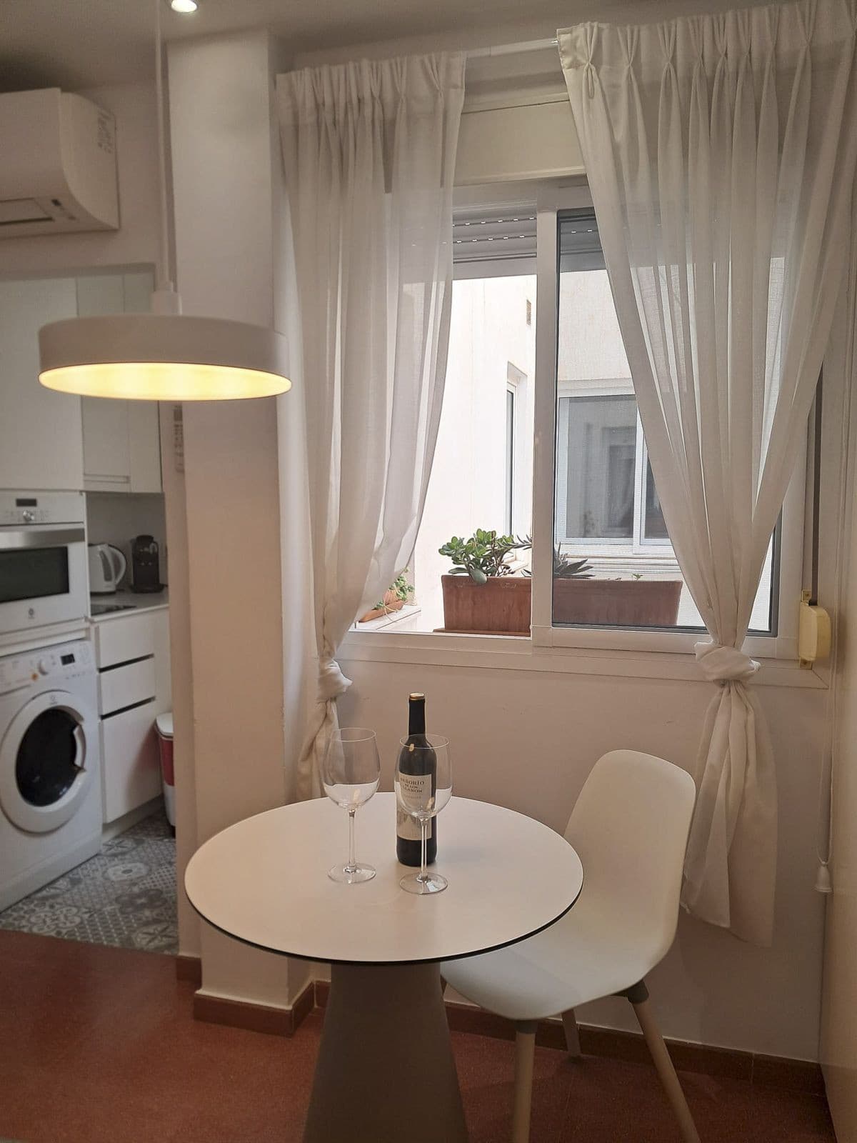 Middle Floor Apartment in Málaga Centro — photo 6 of 10