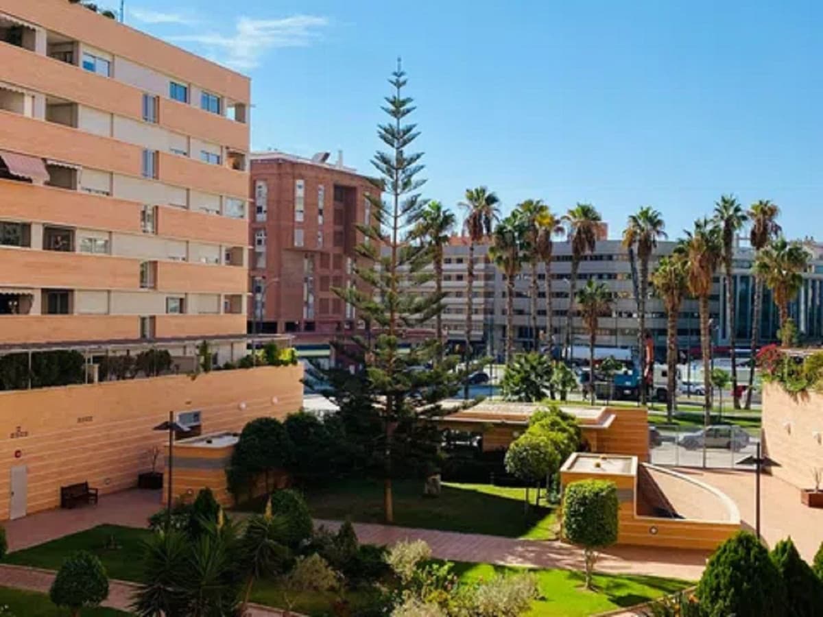 Middle Floor Apartment in Málaga Centro — photo 3 of 10