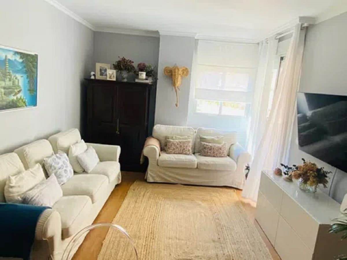 Middle Floor Apartment in Málaga Centro — photo 4 of 10
