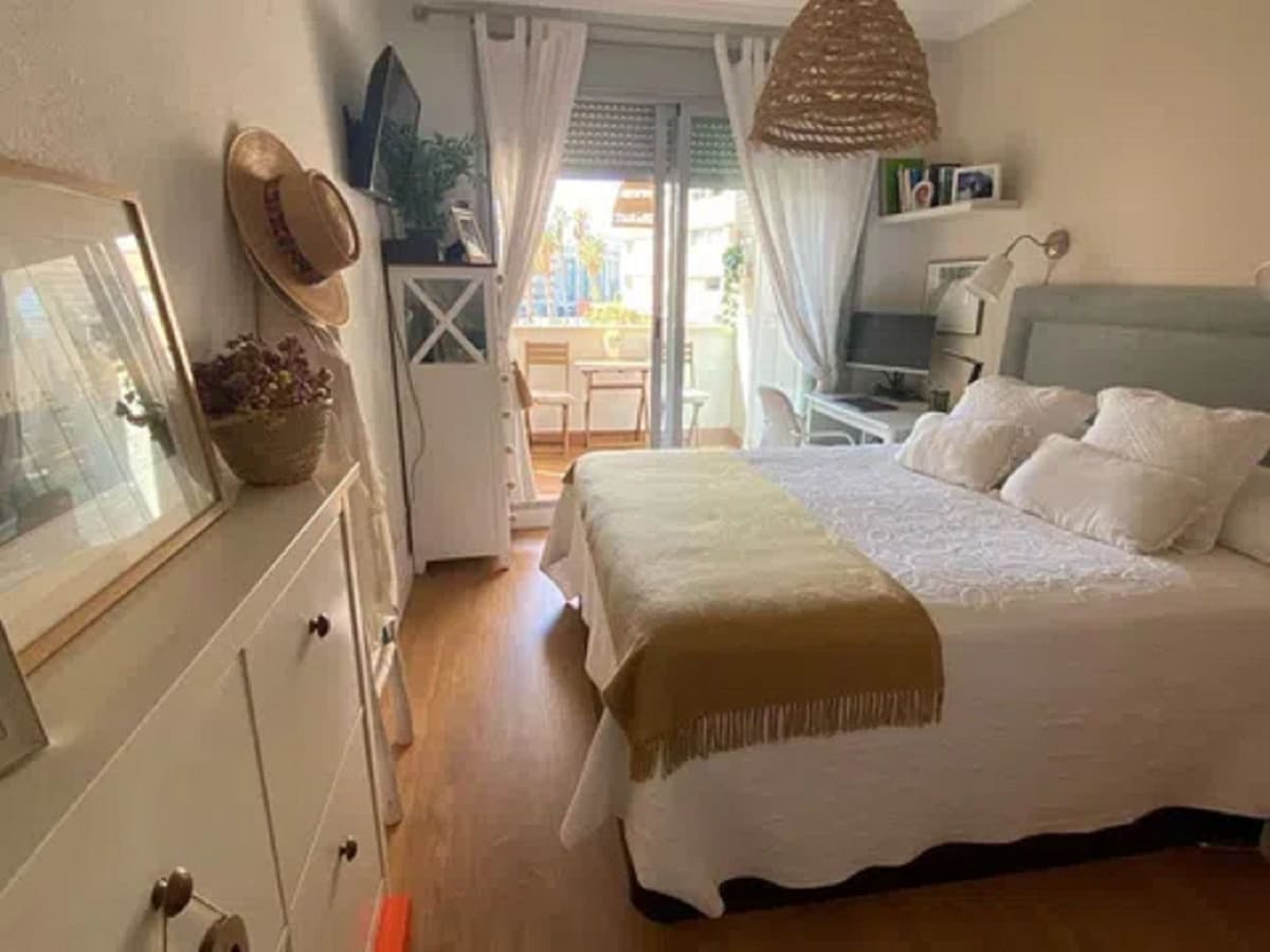 Middle Floor Apartment in Málaga Centro — photo 7 of 10