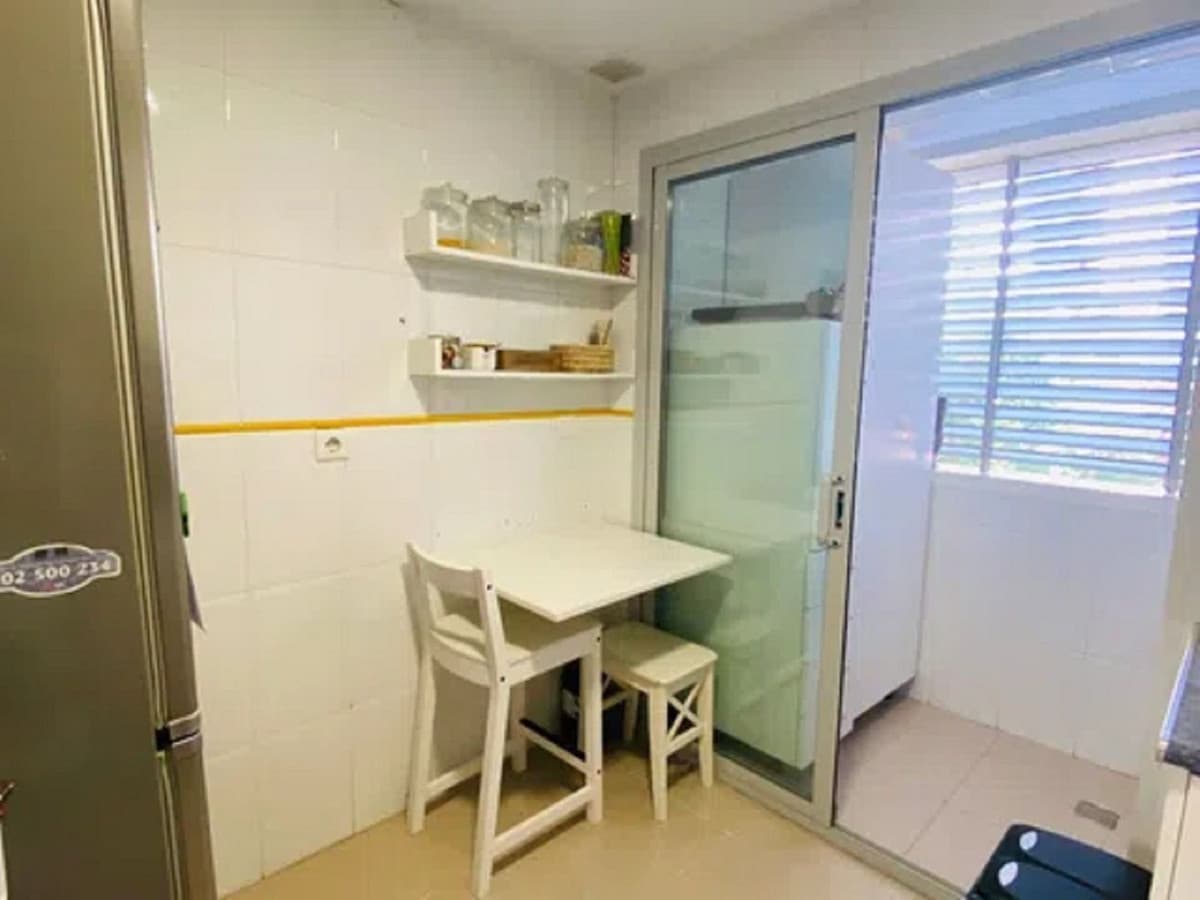Middle Floor Apartment in Málaga Centro — photo 9 of 10