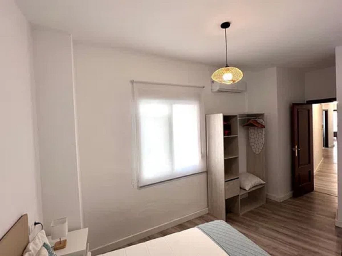 Middle Floor Apartment in Málaga Centro — photo 9 of 10