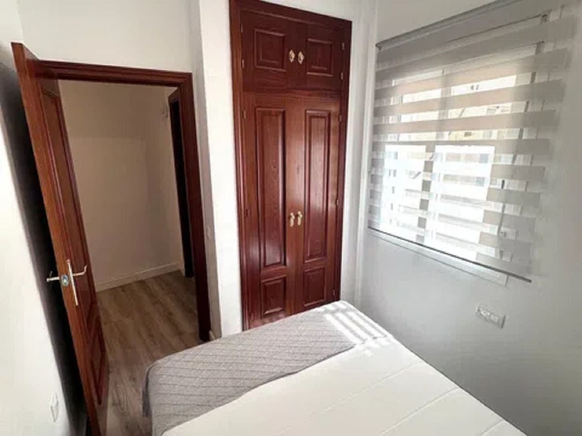 Middle Floor Apartment in Málaga Centro — photo 10 of 10