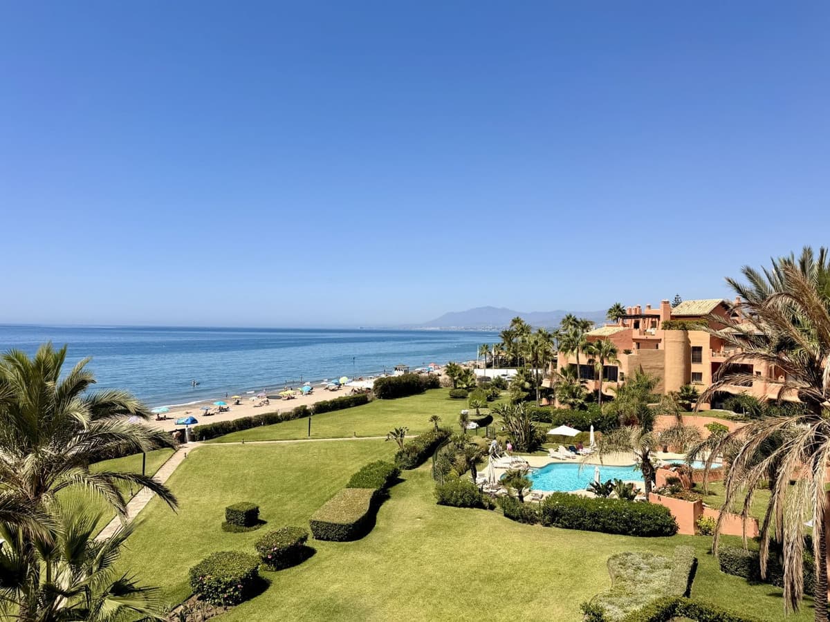 Penthouse in Los Monteros — photo 1 of 10