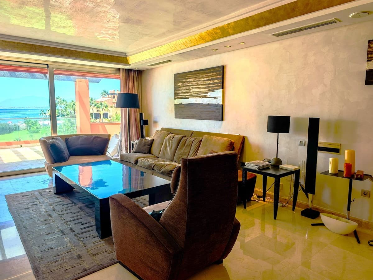 Penthouse in Los Monteros — photo 3 of 10