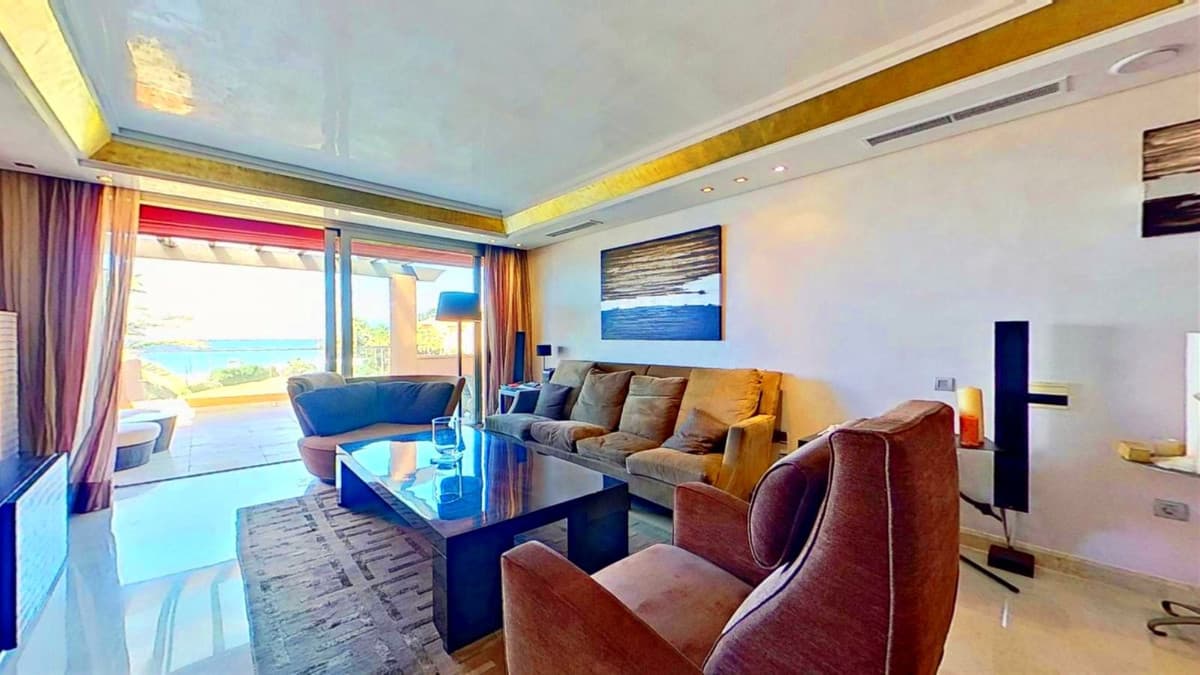 Penthouse in Los Monteros — photo 4 of 10