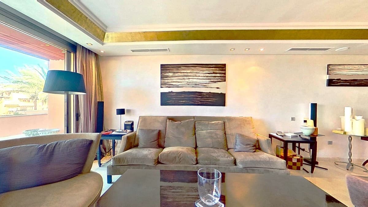 Penthouse in Los Monteros — photo 6 of 10