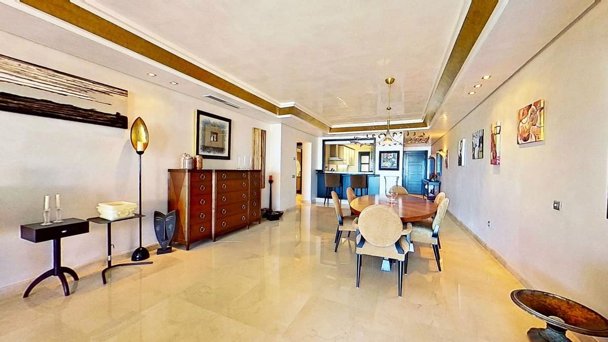 Penthouse in Los Monteros — photo 9 of 10