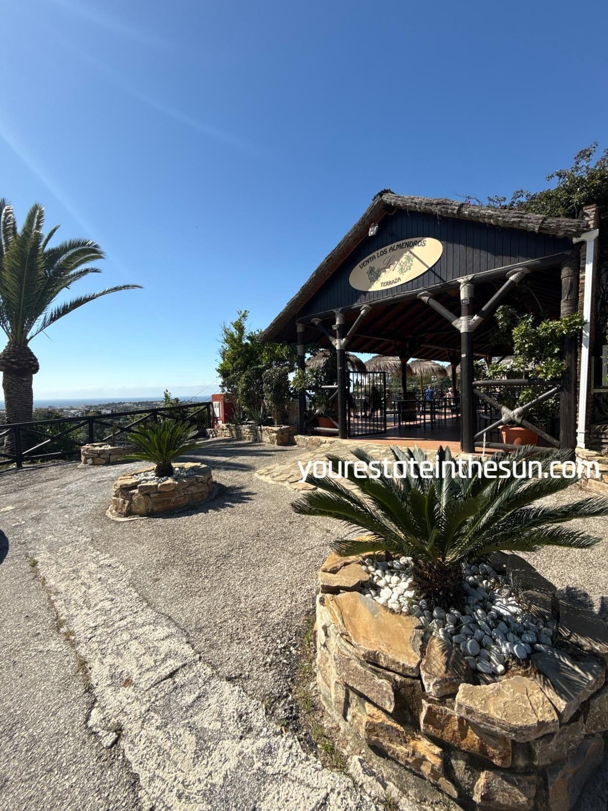 Detached Villa in Benahavís — photo 1 of 10