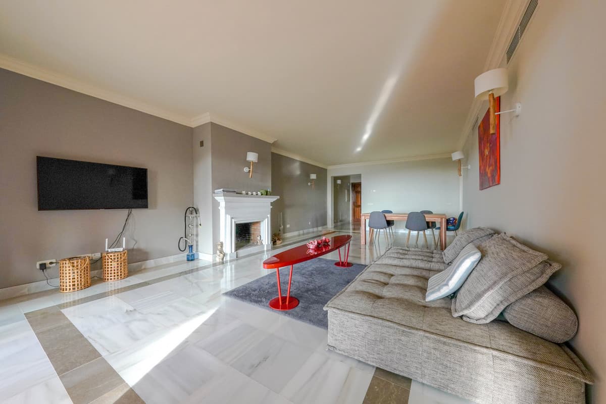 Middle Floor Apartment in Monte Halcones — photo 3 of 10