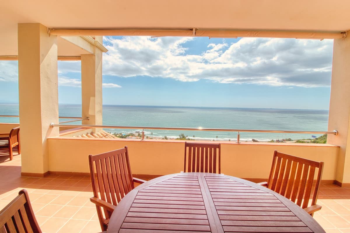 Middle Floor Apartment in Manilva — photo 1 of 10