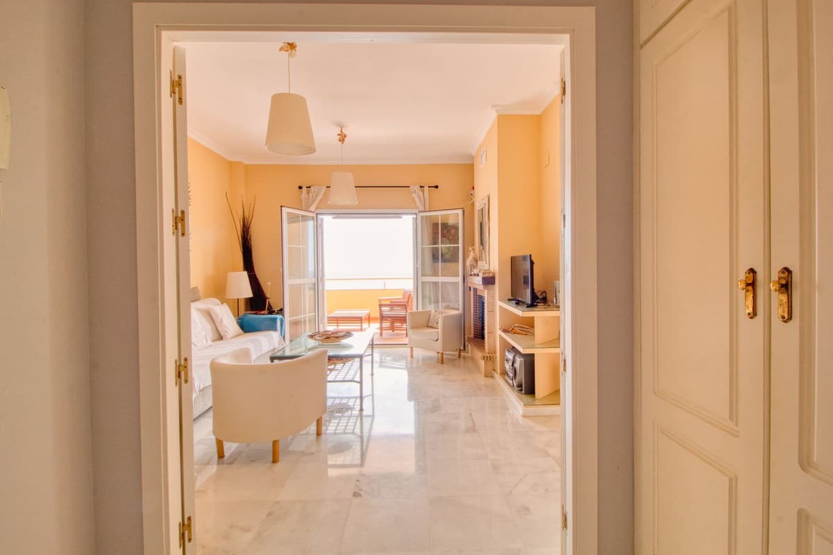 Middle Floor Apartment in Manilva — photo 5 of 10