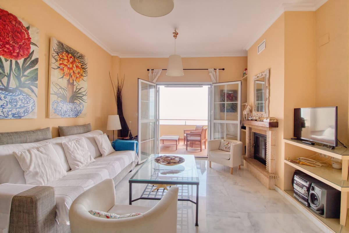 Middle Floor Apartment in Manilva — photo 7 of 10