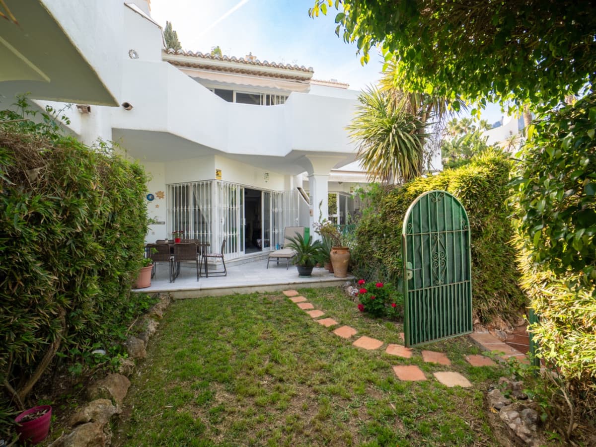 Townhouse in Sierra Blanca — photo 6 of 10