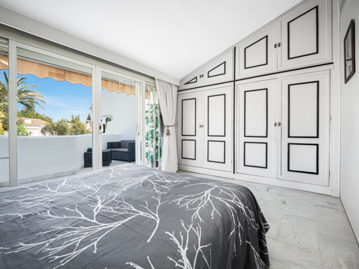 Townhouse in Sierra Blanca — photo 7 of 10