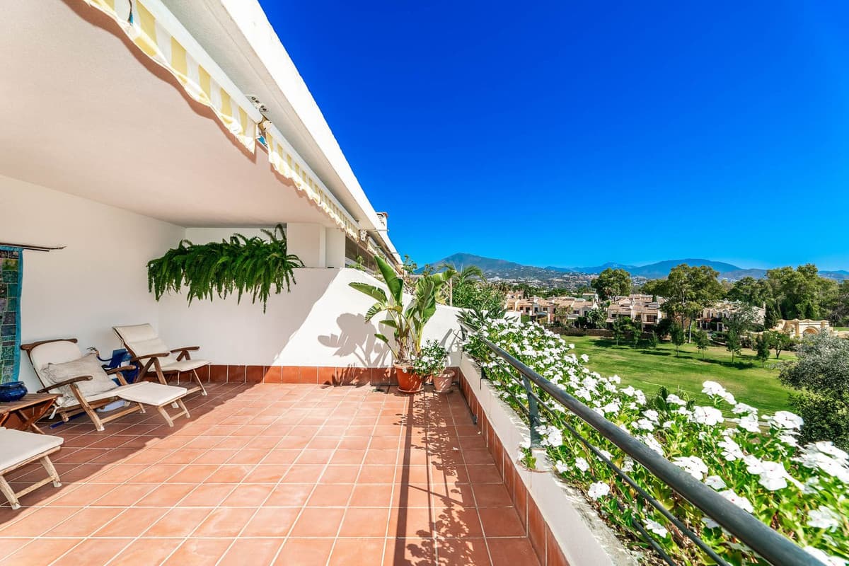 Penthouse Duplex in Guadalmina Alta — photo 1 of 10