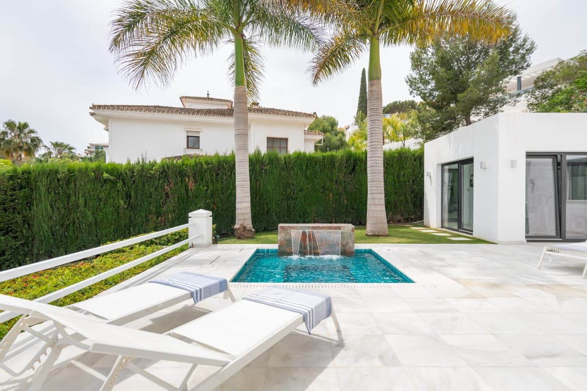 Detached Villa in Nueva Andalucía — photo 2 of 10