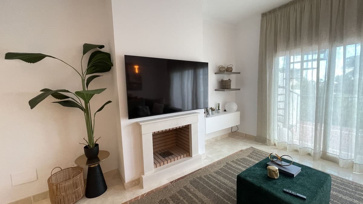 Middle Floor Apartment in El Paraiso — photo 7 of 10